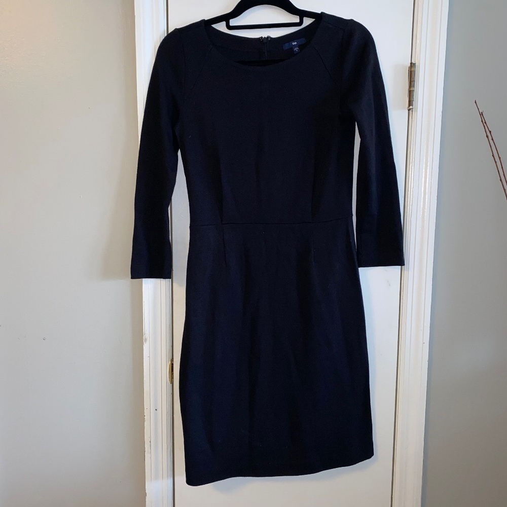 Gap size 4 little black dress perfect condition
